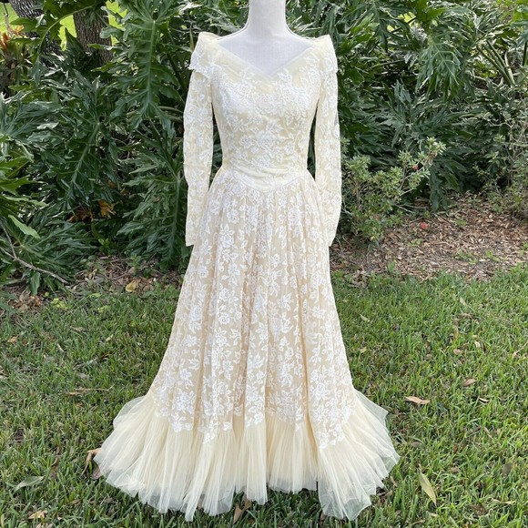 marshall fields Dresses & Skirts - Vintage Marshall Fields & Co Wedding Dress The Brides Room 1950s Lace Tulle
